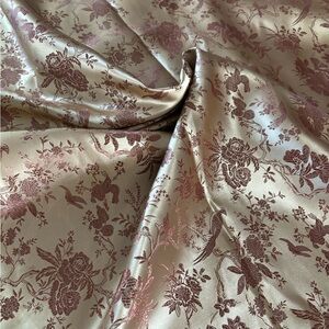 4,5 yards satin sheen fabric 46” wide